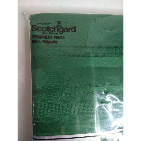 Tobin Jubilee Christmas Green Striped Tablecloth Fabric Oval 60 X 104 NOP - Picture 2 of 8